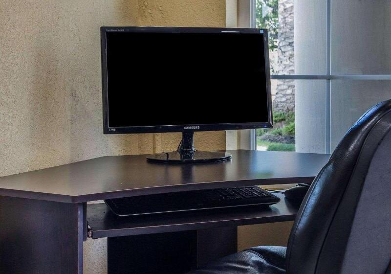 בית מלון כפרי Rodeway Inn National City San Diego South