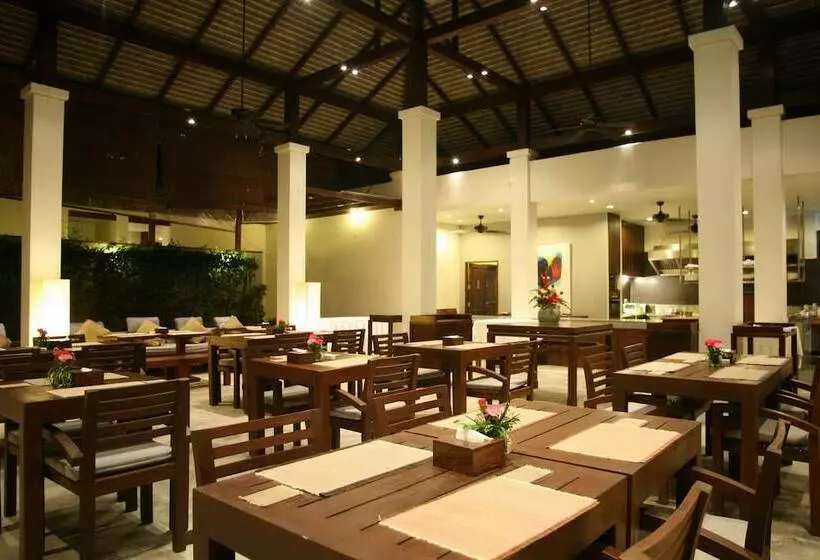 Отель The Quarter Pai