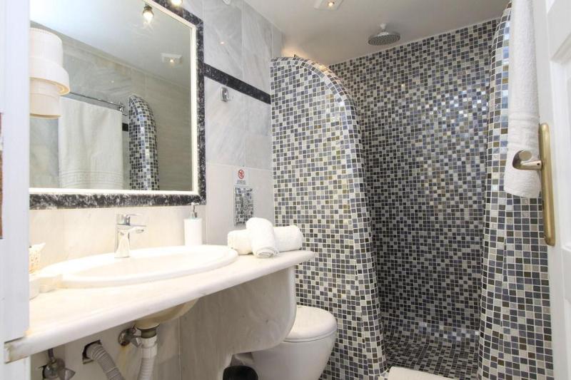 Merovigliosso Apartments