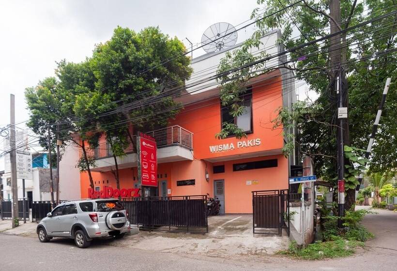 فندق Reddoorz Syariah Near Grand Galaxy Park