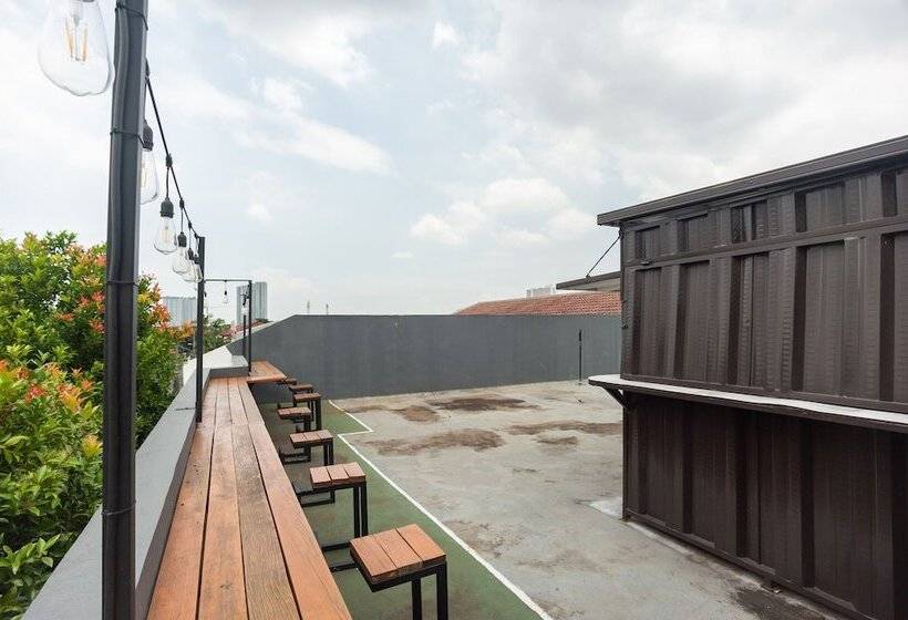 فندق Reddoorz Syariah Near Grand Galaxy Park