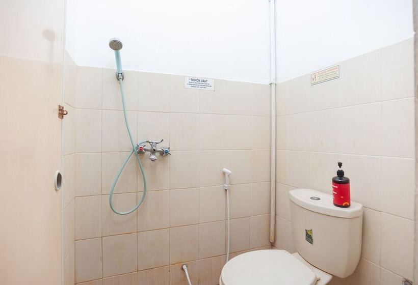 فندق Reddoorz Syariah Near Grand Galaxy Park