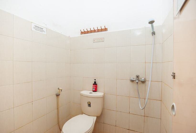 فندق Reddoorz Syariah Near Grand Galaxy Park