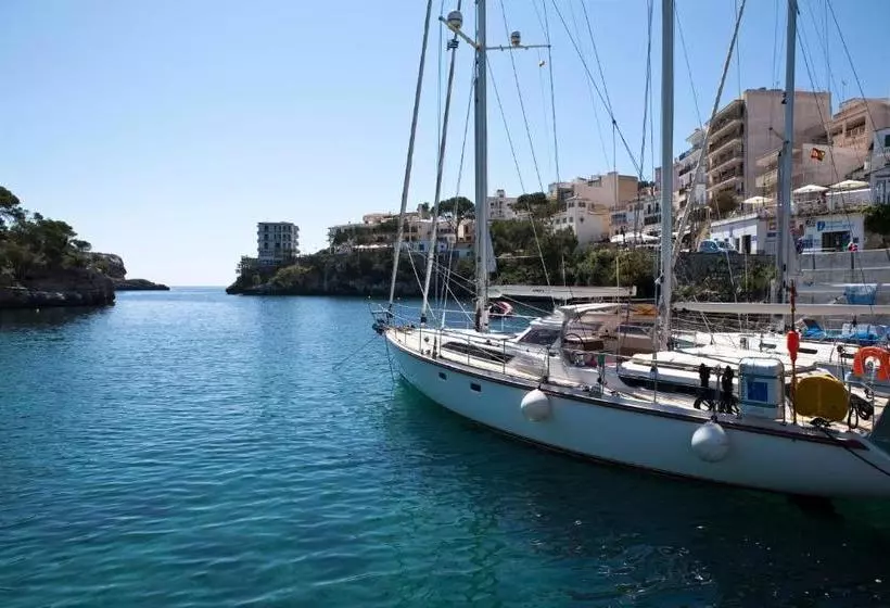 Apartamentos Llevant