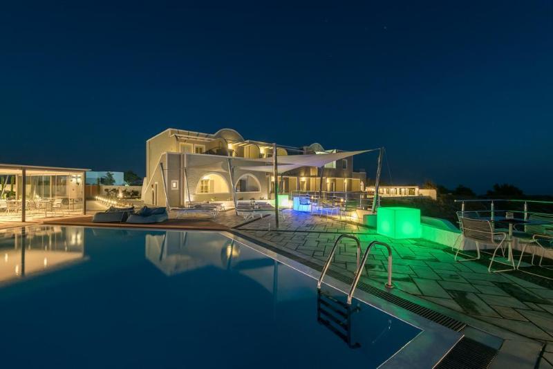 Caldera S Dolphin Suites