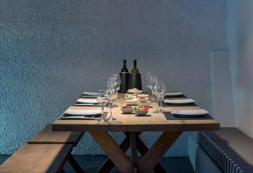 Caldera S Dolphin Suites