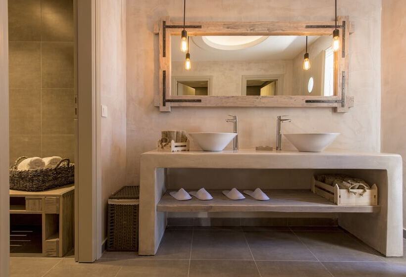 Caldera S Dolphin Suites