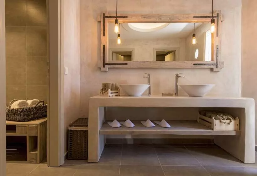 Caldera S Dolphin Suites