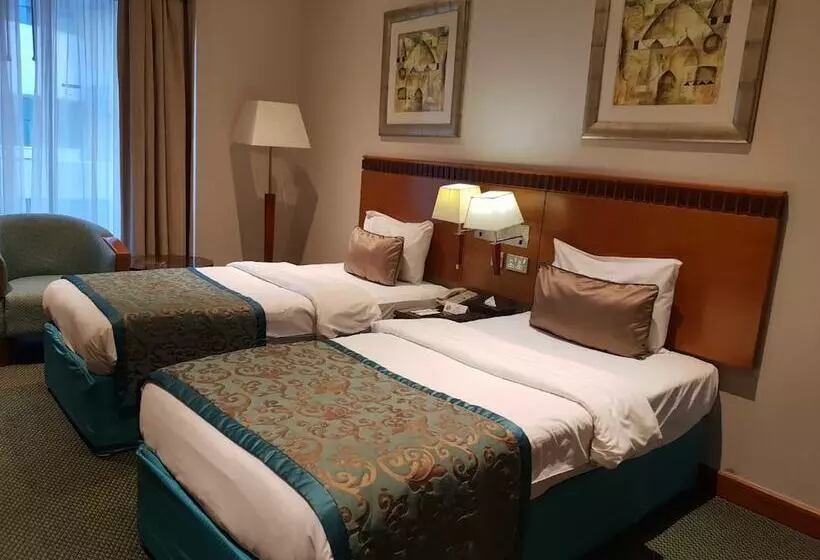 Golden Tulip Hotel Al  Barsha