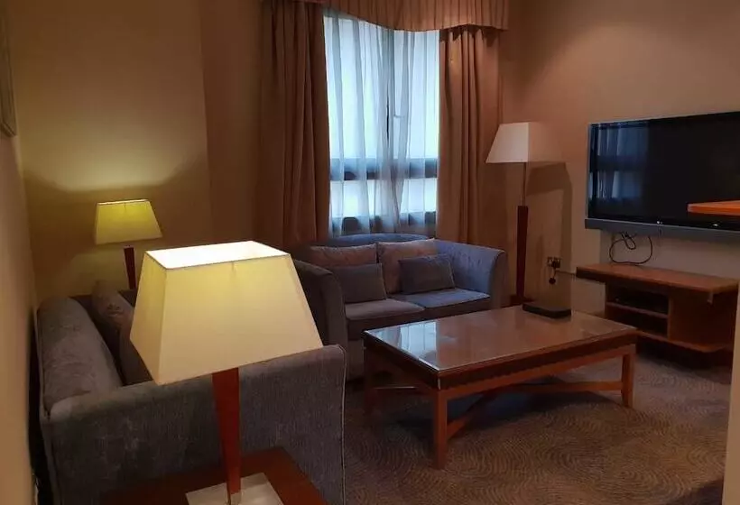 Golden Tulip Hotel Al  Barsha
