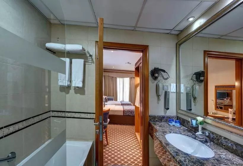 Golden Tulip Hotel Al  Barsha