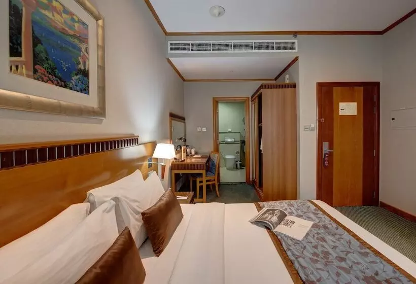 Golden Tulip Hotel Al  Barsha