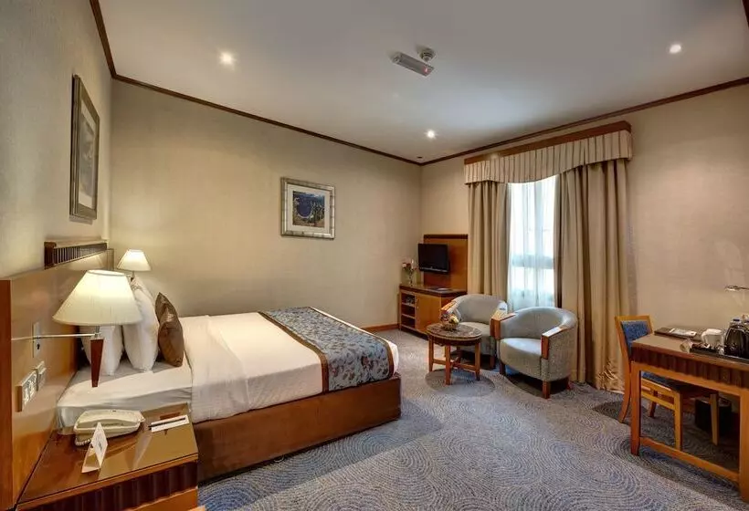 Golden Tulip Hotel Al  Barsha