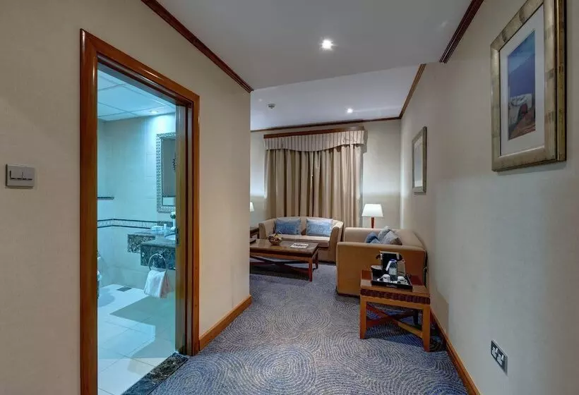 Golden Tulip Hotel Al  Barsha