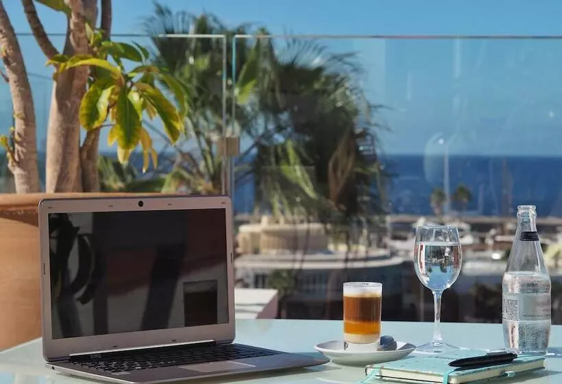 هتل Flamingo Beach Mate