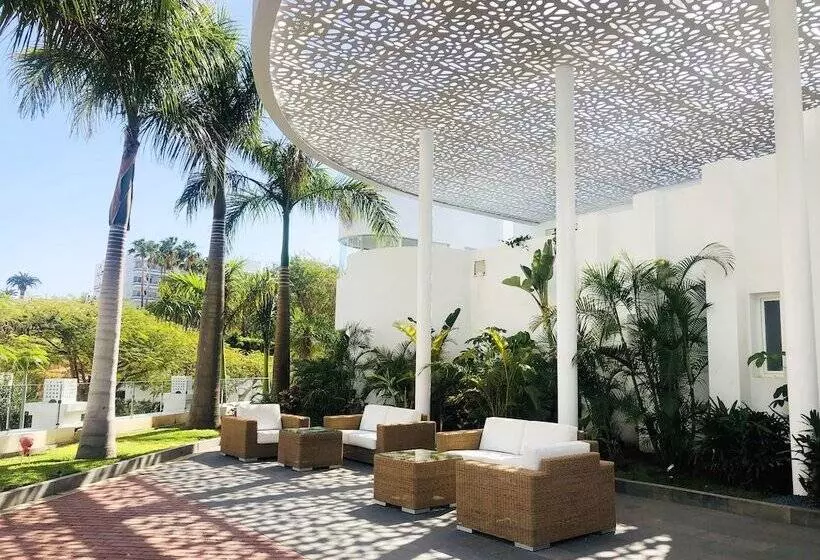 هتل Flamingo Beach Mate