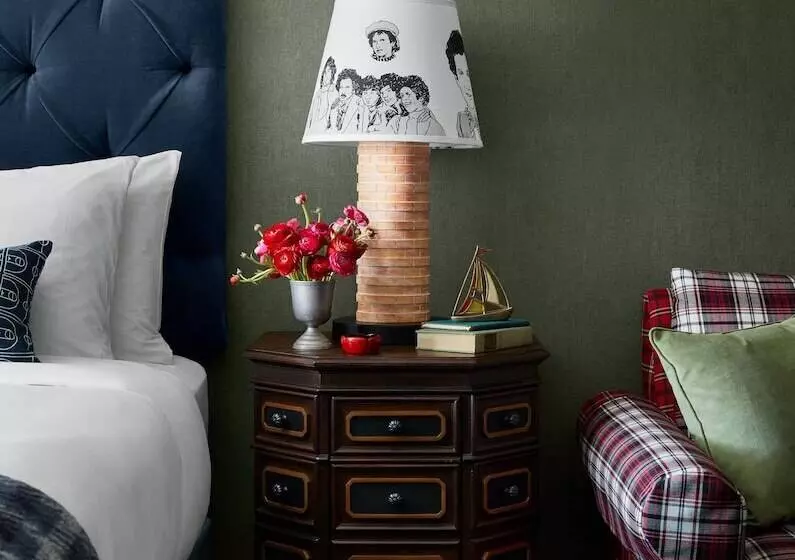 Отель Graduate By Hilton Storrs