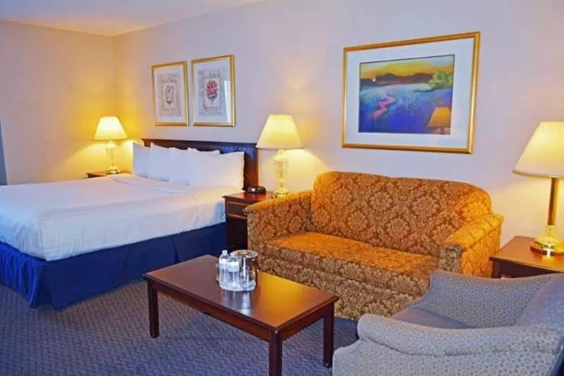 Отель Graduate By Hilton Storrs