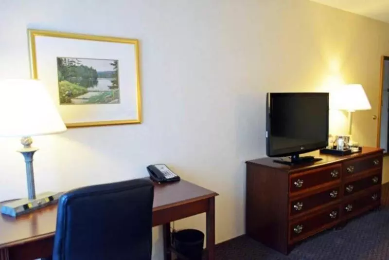 Отель Graduate By Hilton Storrs