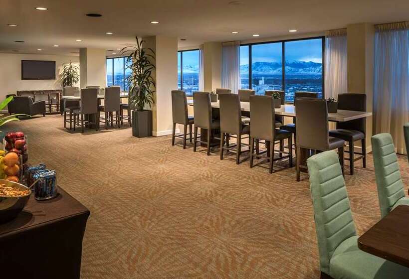 فندق Hilton Salt Lake City Center