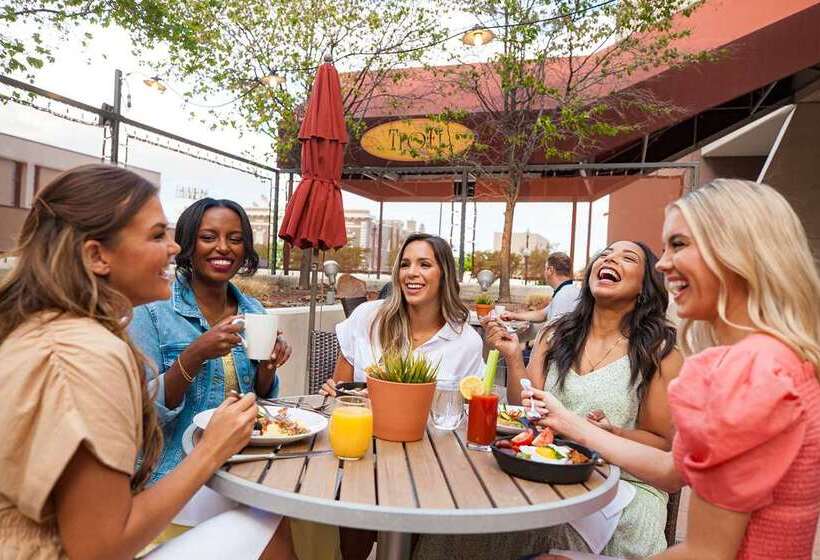 فندق Hilton Salt Lake City Center