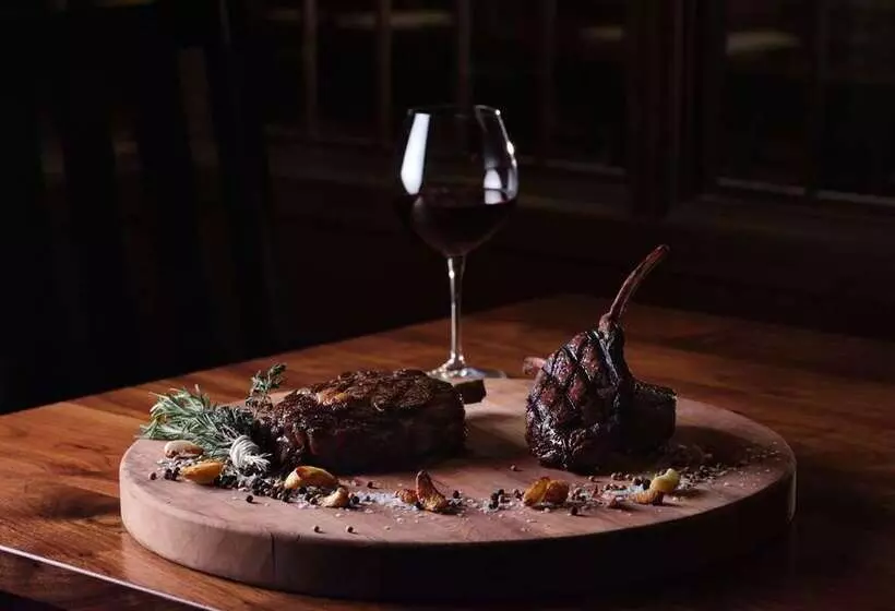 Отель Hilton Salt Lake City Center