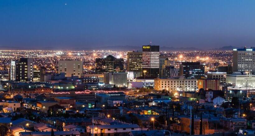 فندق Holiday Inn Express El Paso Central, An Ihg