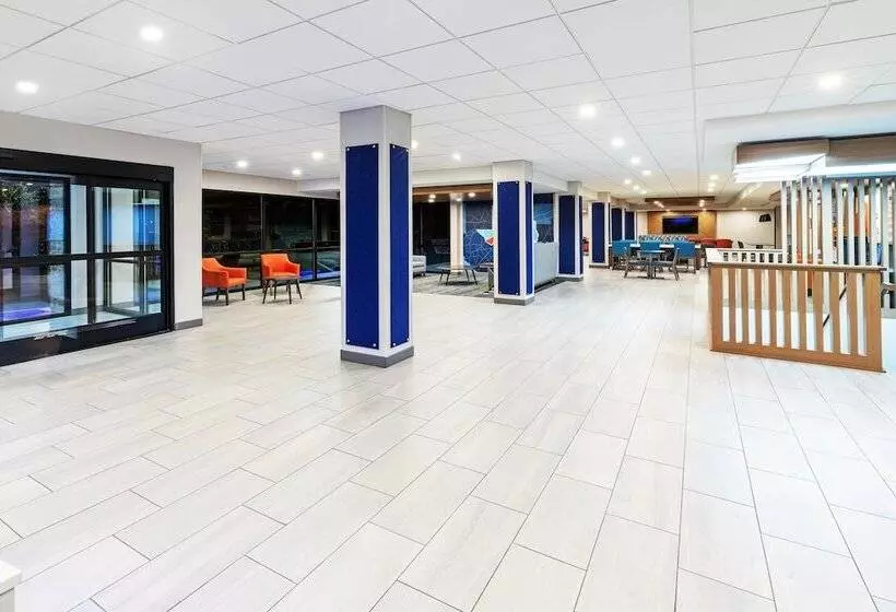 Отель Holiday Inn Express El Paso Central, An Ihg