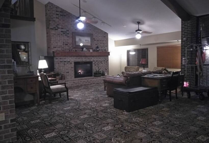 Madelia Hotel & Suites