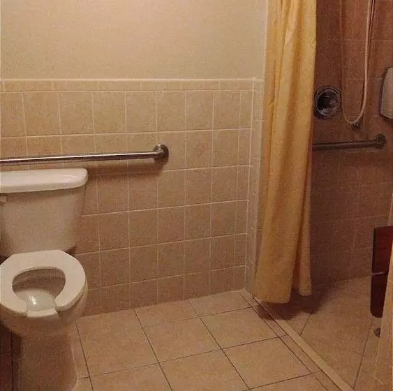 Madelia Hotel & Suites