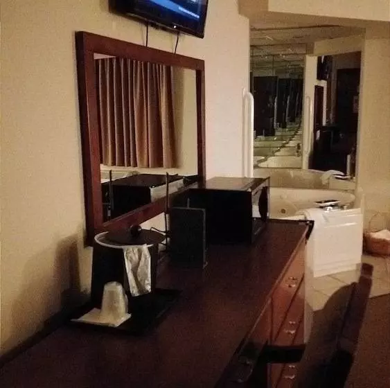 Madelia Hotel & Suites