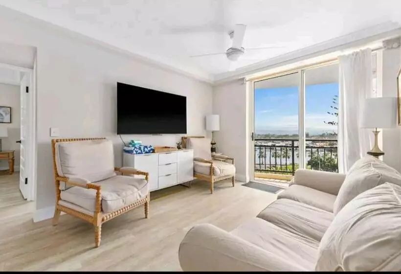 Hotel Palazzo Colonnades