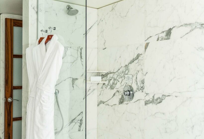 فندق Shangrila Vancouver