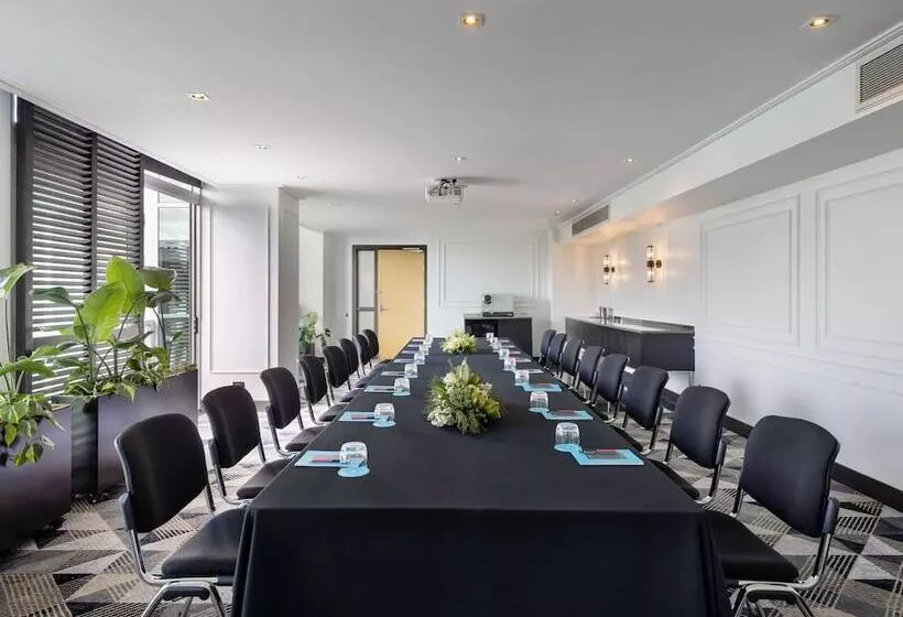 Hotel Sofitel Auckland Viaduct Harbour