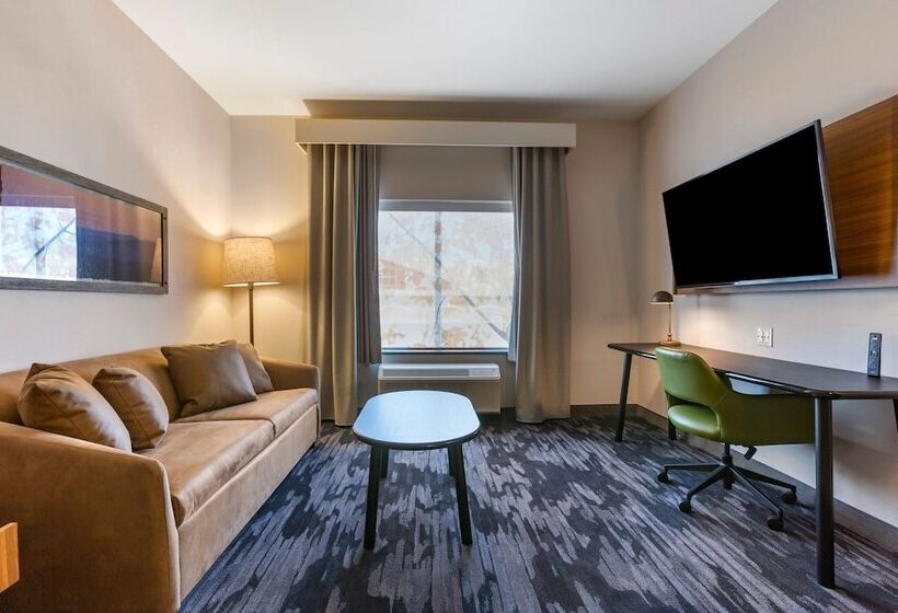 هتل Fairfield By Marriott Inn & Suites Sandusky