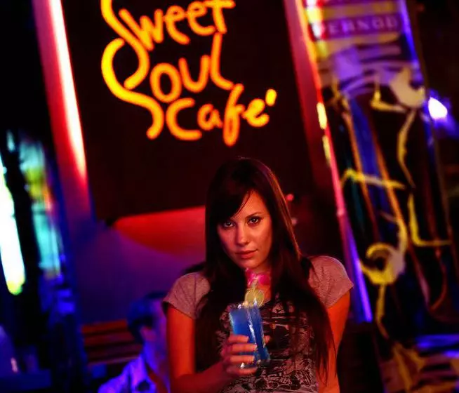 בית מלון כפרי Tango Beach Resort