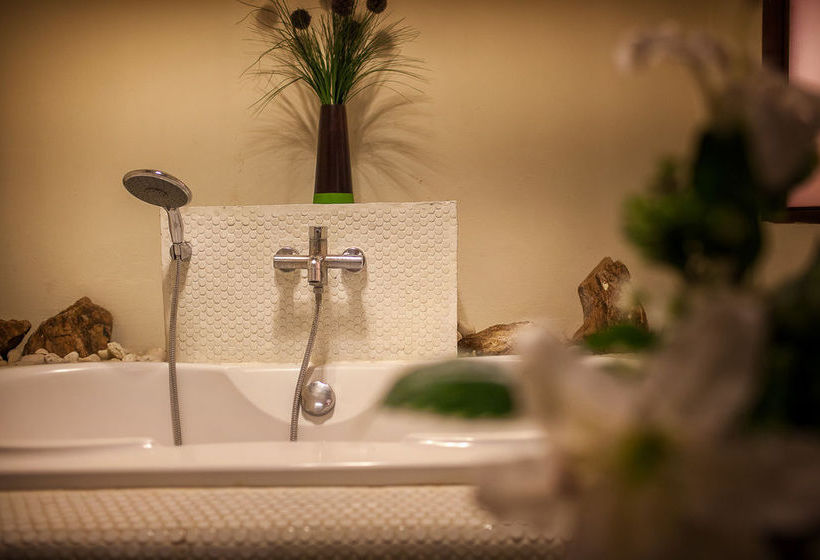 فندق Tango Beach Resort