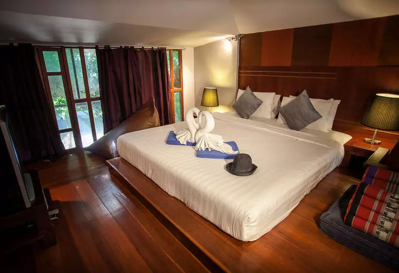 בית מלון כפרי Tango Beach Resort