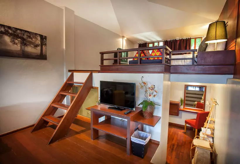 בית מלון כפרי Tango Beach Resort