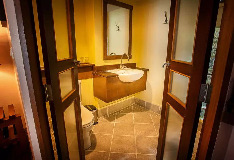 בית מלון כפרי Tango Beach Resort