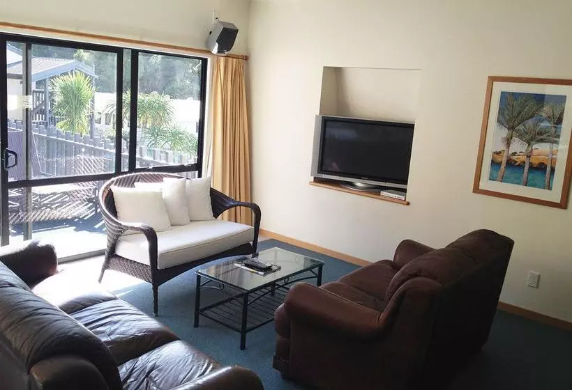 ホテル Tanoa Paihia
