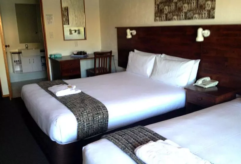 ホテル Tanoa Paihia