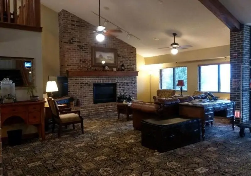 Madelia Hotel & Suites