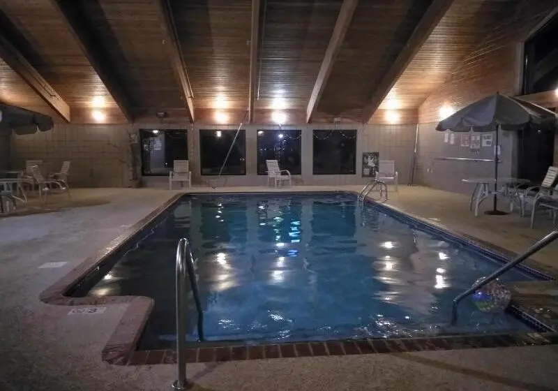 Madelia Hotel & Suites