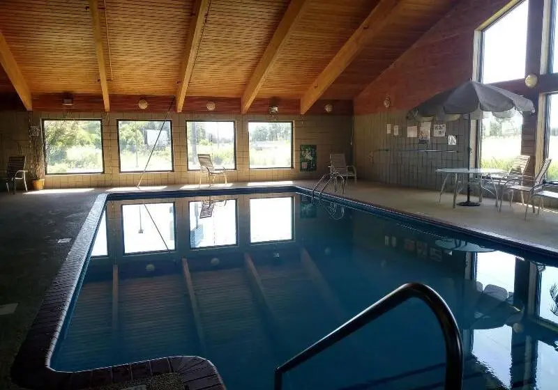 Madelia Hotel & Suites