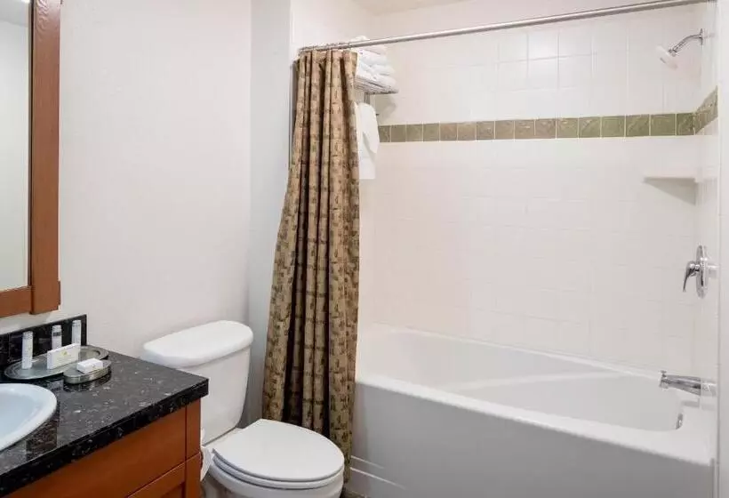 منتجع The Village Lodge