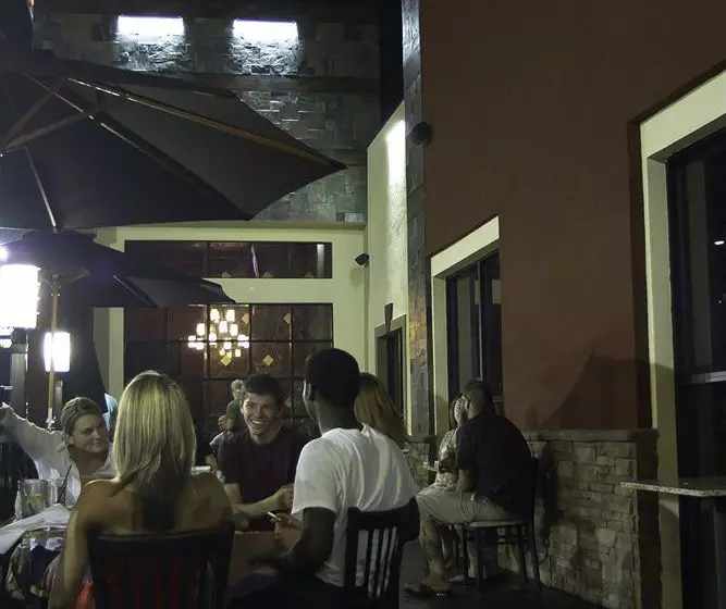 Springfield Hotel & Suites