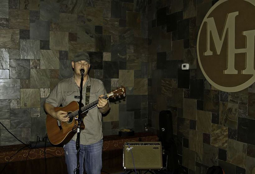 Springfield Hotel & Suites