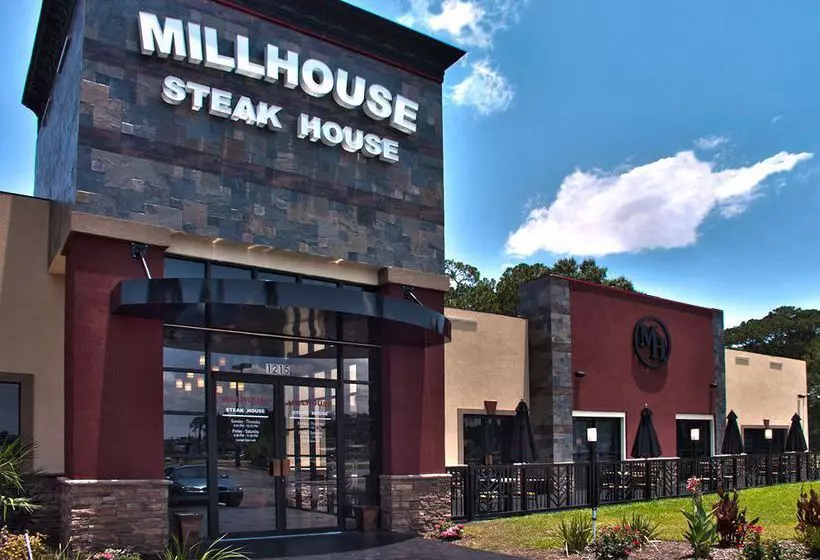 Springfield Hotel & Suites