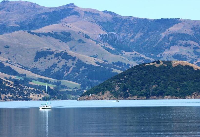 Duvauchelle Seaside Motel